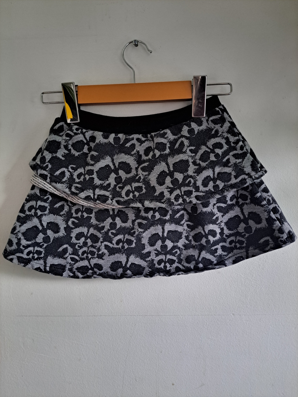 🇨🇦 Cokluch Mini Girl Tiered Black and Gray Knit Skirt 5 - Picture 2 of 3